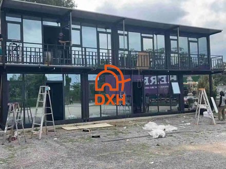 Projeto Tailândia: Casas de contêineres versáteis para funcionários e viajantes